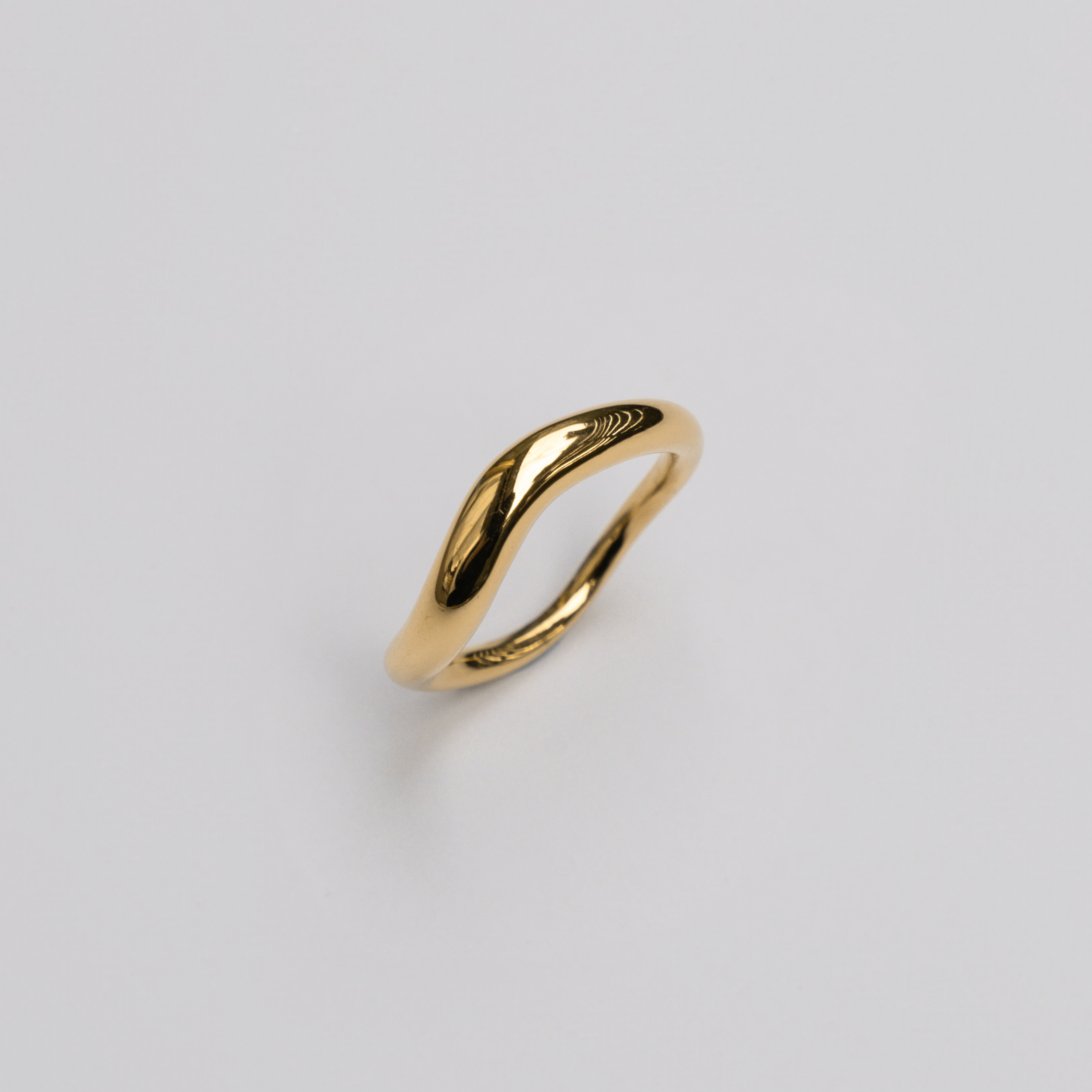 Waterproof Gold Wave Ring - La Musa Jewellery