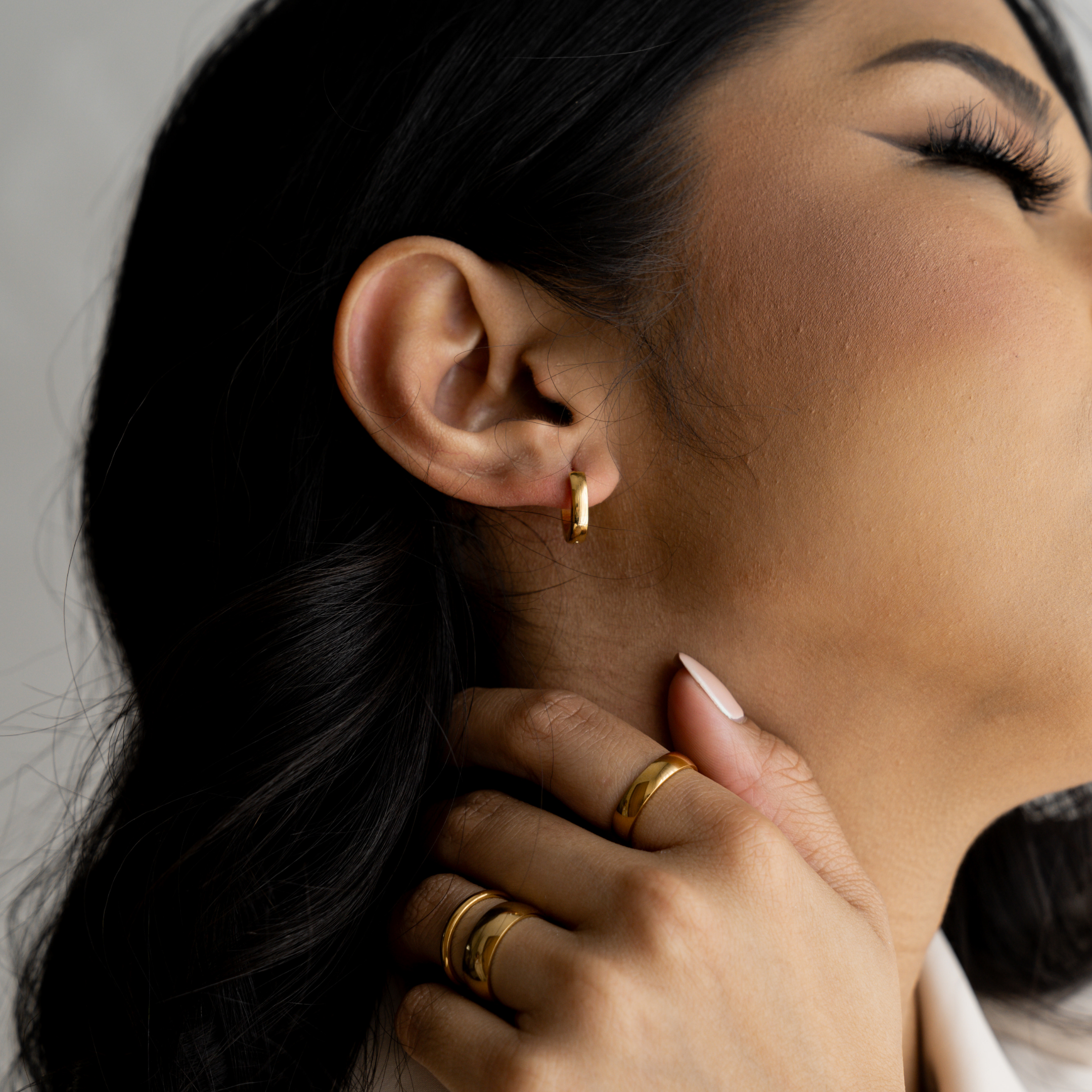 Minimalist Huggie Earrings Gold - waterproof jewellery - La Musa Jewellery 