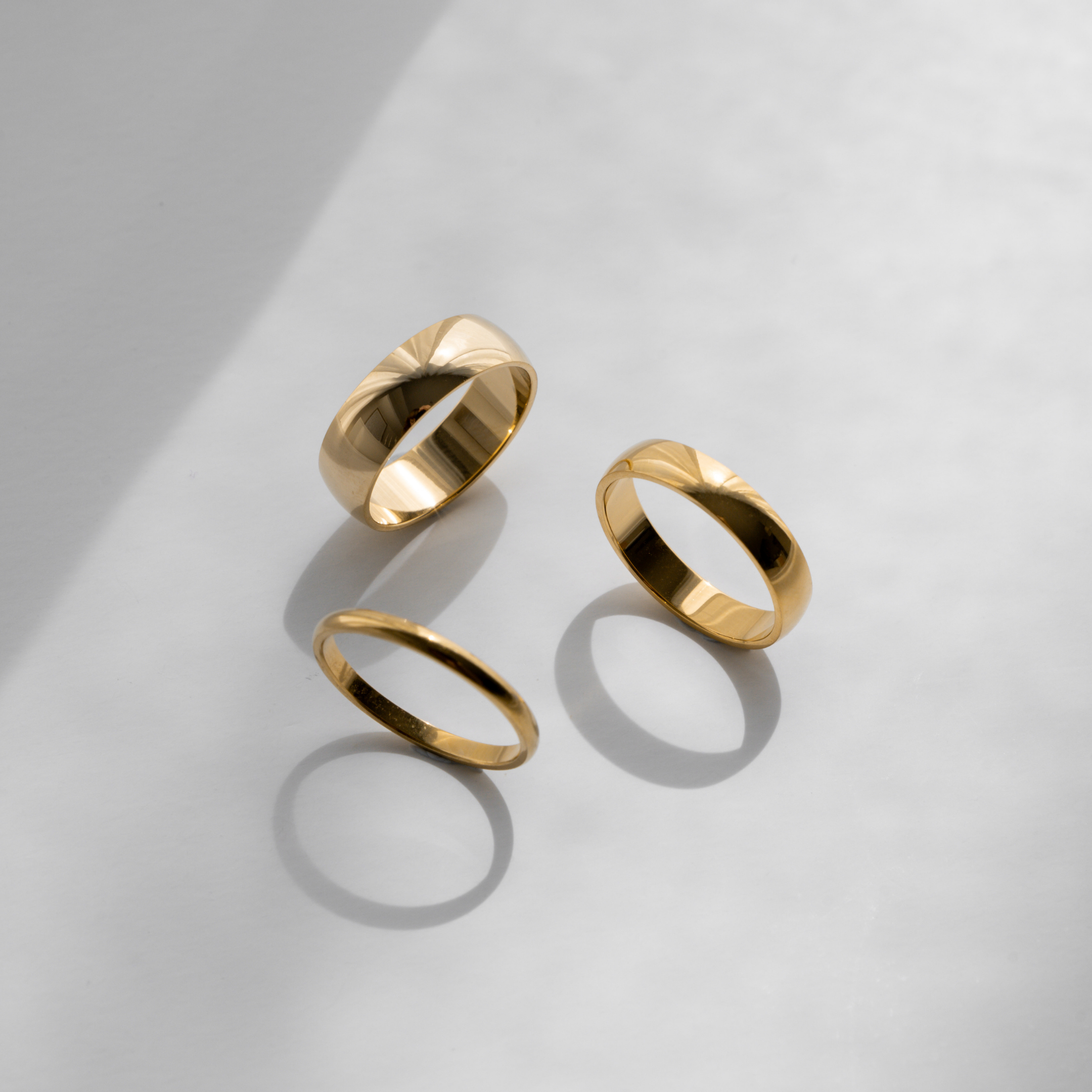 Minimalist Ring Gold - thin, thick and chunky band rings - waterproof jewellery- La Musa Jewellery