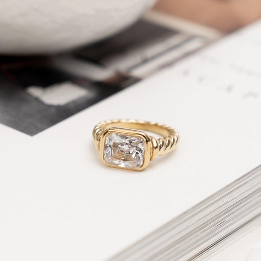 Gemstone Twist Ring White | La Musa Jewellery