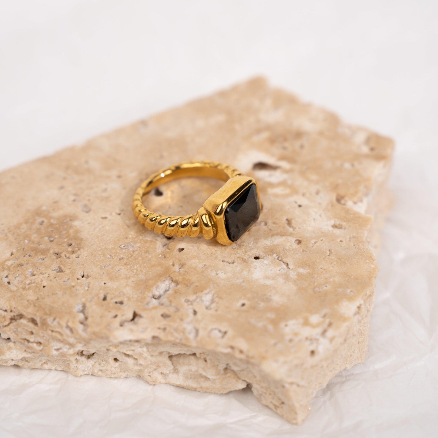Black Gemstone Twist Ring | La Musa Jewellery