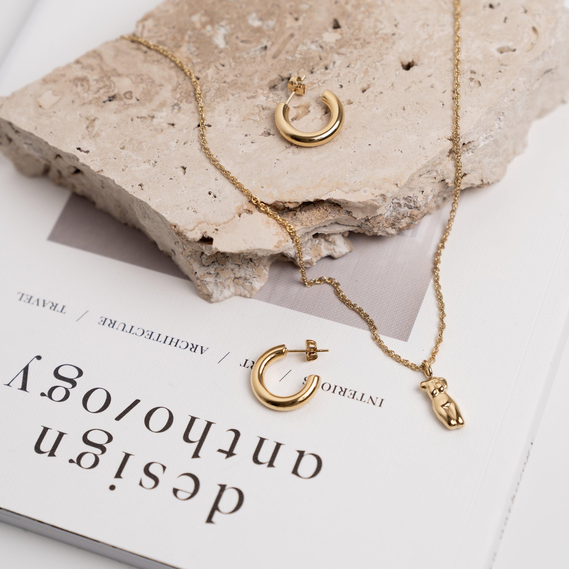 Venus Pendant Necklace | La Musa Jewellery